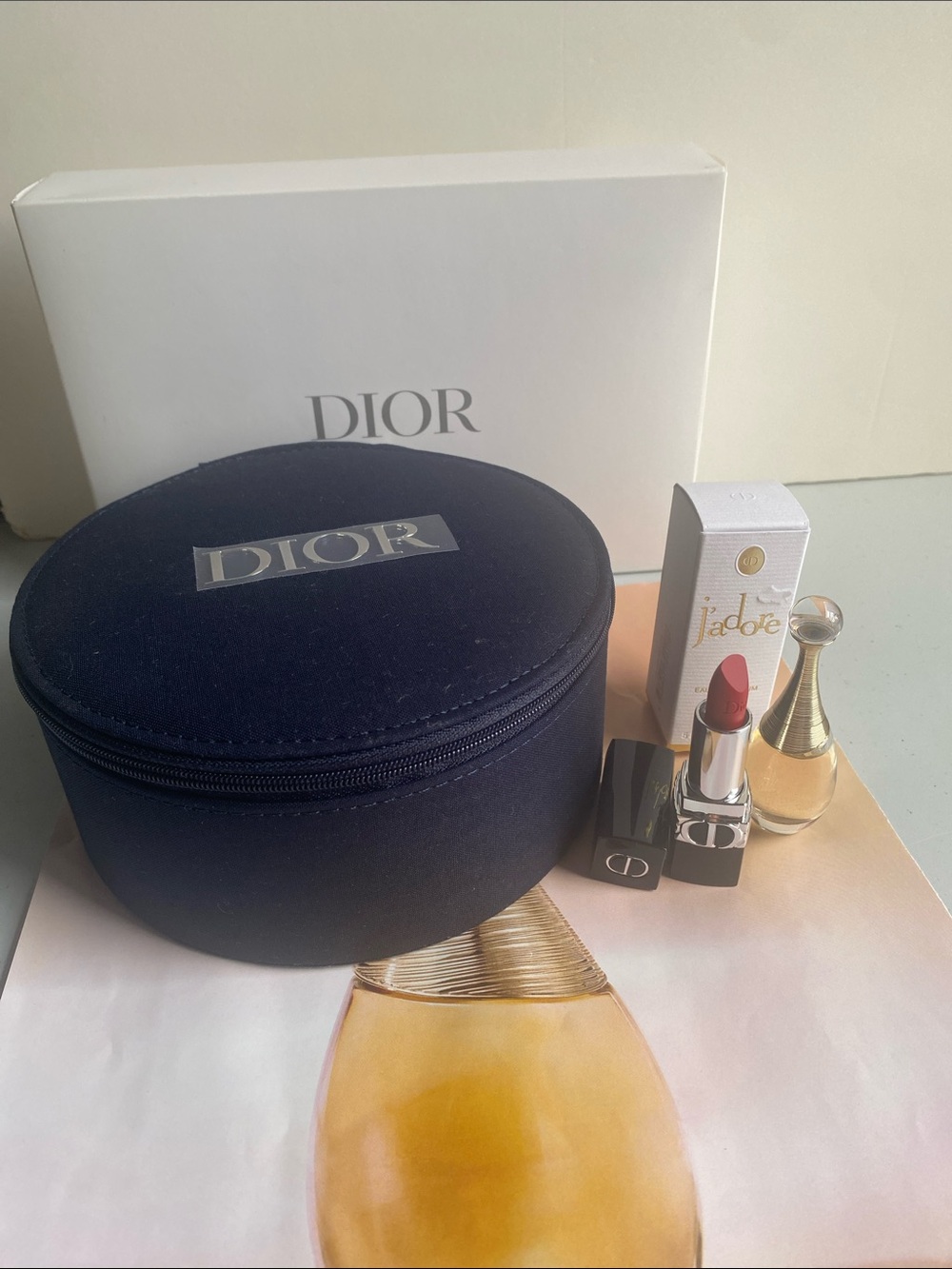 Dior Navy Makeup Case - Picture 2 of 8